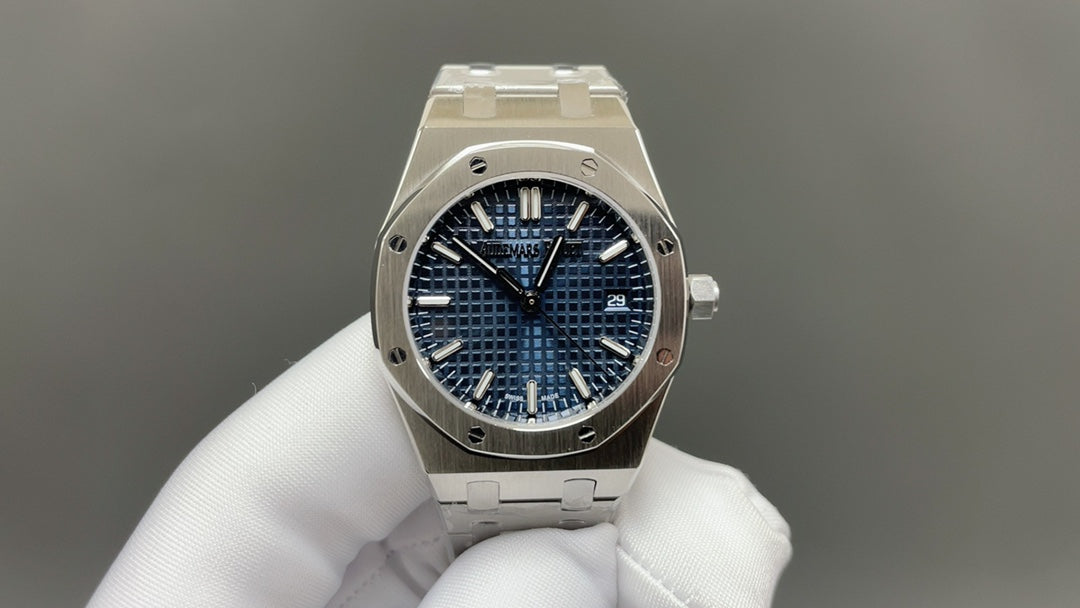 ساعة أوديمار بيغيه الفاخرة 02 - 1